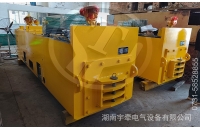 黑龍江國(guó)外客戶定制的斬波調(diào)速CJY10噸架線式湘潭電機(jī)車發(fā)貨